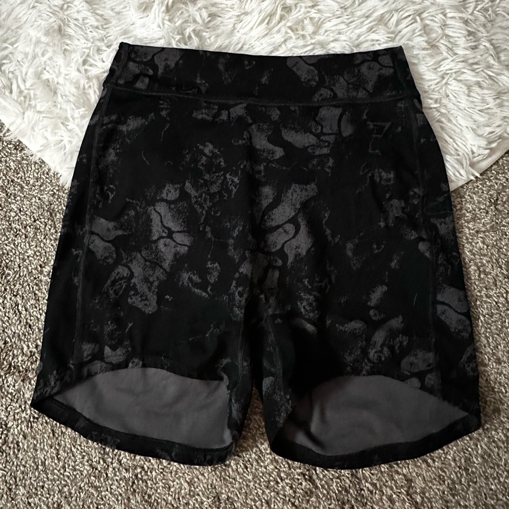 KK fit Gymshark shorts